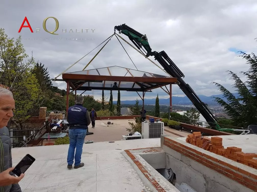 Instalación de Pérgola, Escaleras Interior y Exterior, Impermeabilización y Solado en Fuentebros