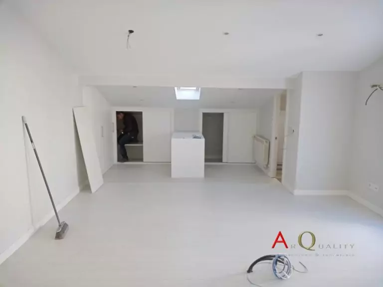 Reforma Integral de Dúplex con Reconfiguración Interior y Aislamiento en Collado Villalba